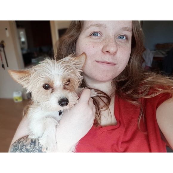 Meet your Posher, Alexandra - Picture 1 of 1